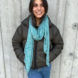 Amber Scarf waterfall blue on female model – cozy winter scarf for women