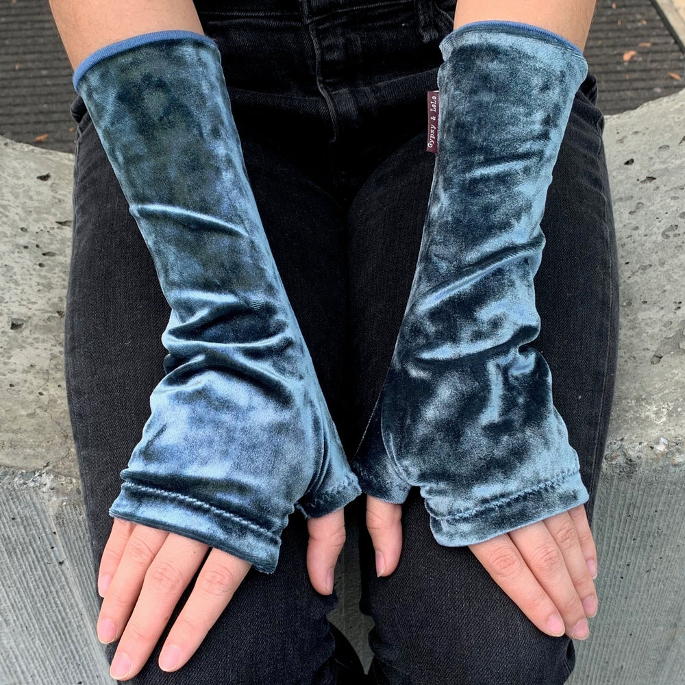 Jovie Wrist Warmers slate color on female model – stylish sustainable gloves front view