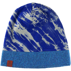 Kids Beanie in aqua blue water color – front view with jersey print and recycled cotton lining
