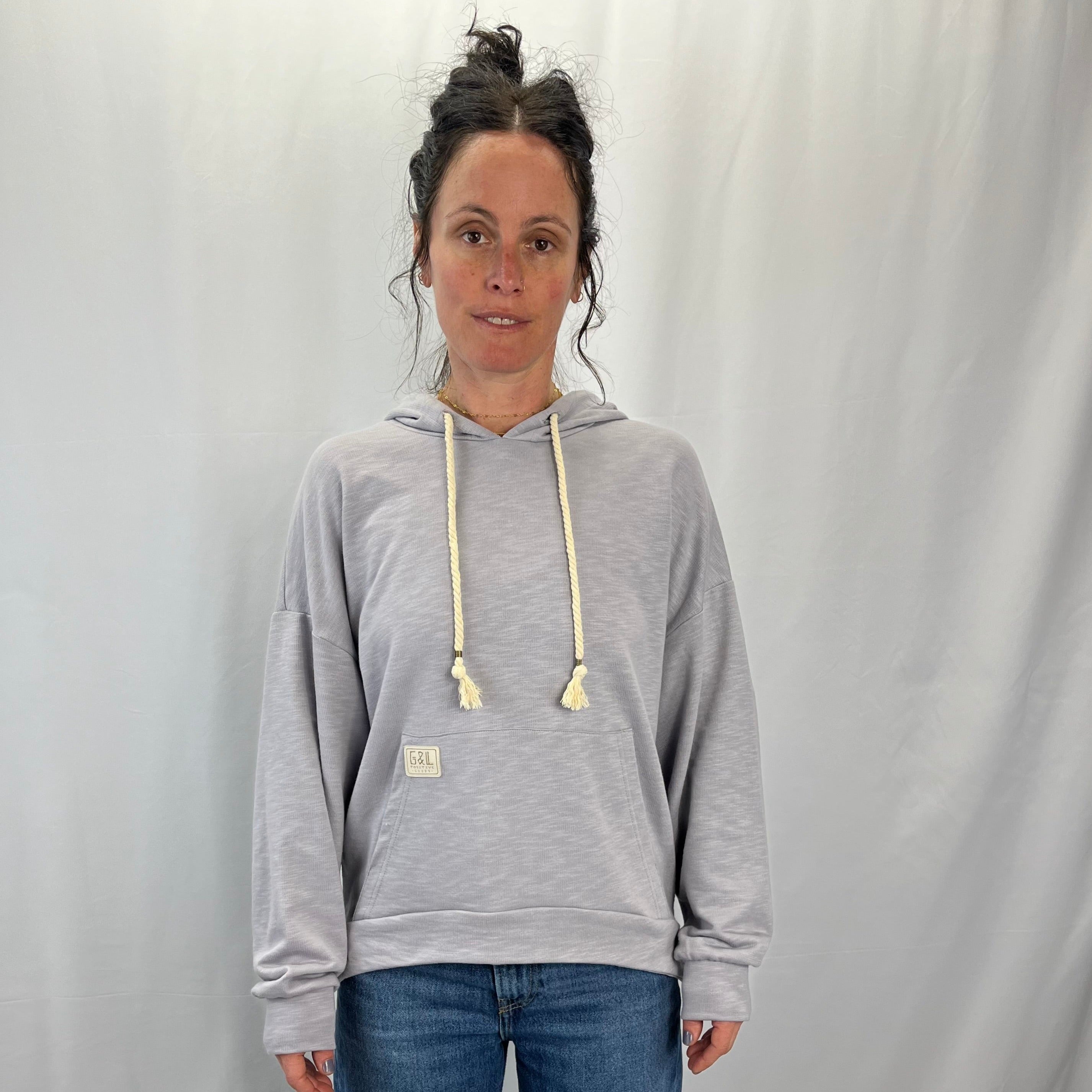 Sea Breeze Lilac Hoodie video – female model in sustainable cropped hoodie for women in lilac