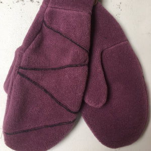 
                
                    Load image into Gallery viewer, Winter mittens for adults. Polartec fleece handwarmers made in the USA. Gloves sewn with recycled fabrics. One size fits most.  *plum wine
                
            